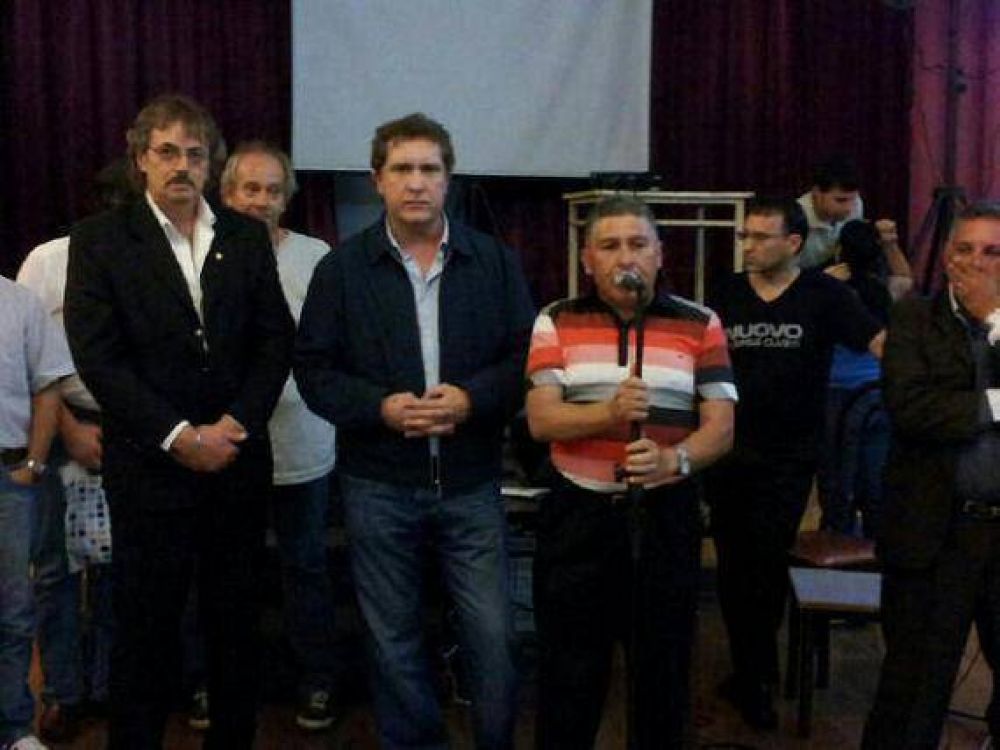 EL SENADOR PALLARES JUNTO A VETERANOS DE GUERRA DE MALVINAS DE LANUS