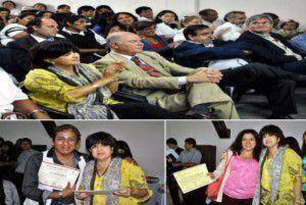 La Asociaci�n Civil Ra�ces Juje�as entreg� distinciones por labor social durante el a�o 2012