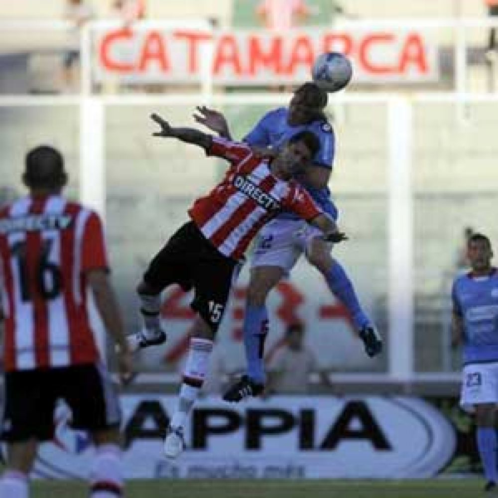 El Pirata aprovech� un regalito Pincha de fin de a�o y venci� en el final