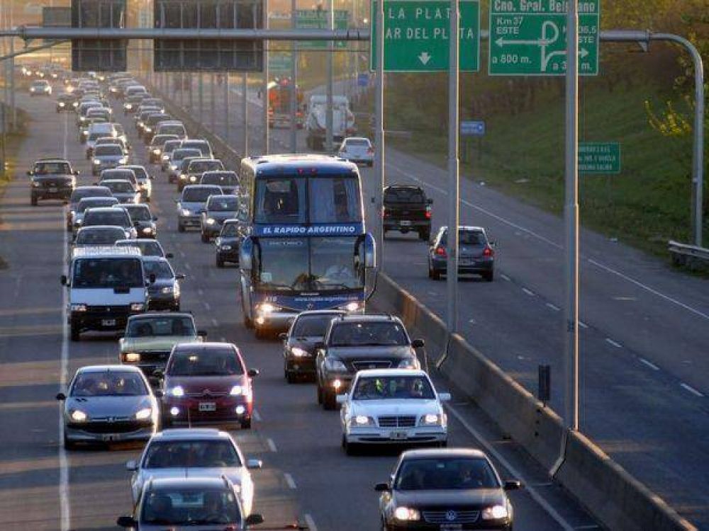 Avanzan sobre la autopista
