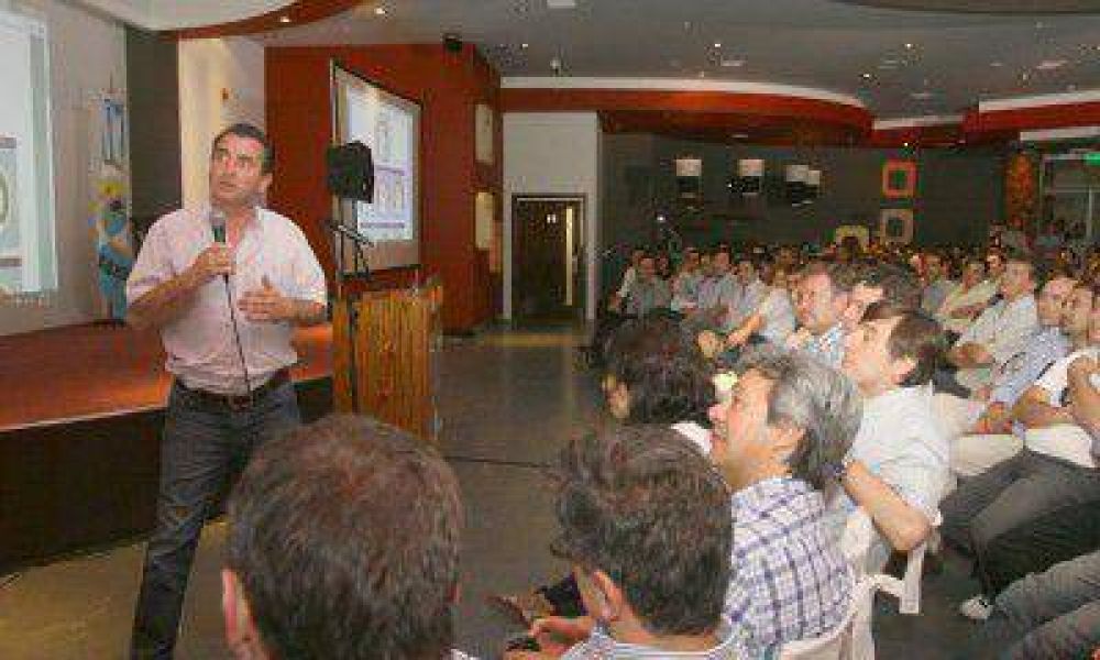 P�rez en Tunuy�n: "No me levanto cada d�a conforme, voy por m�s"