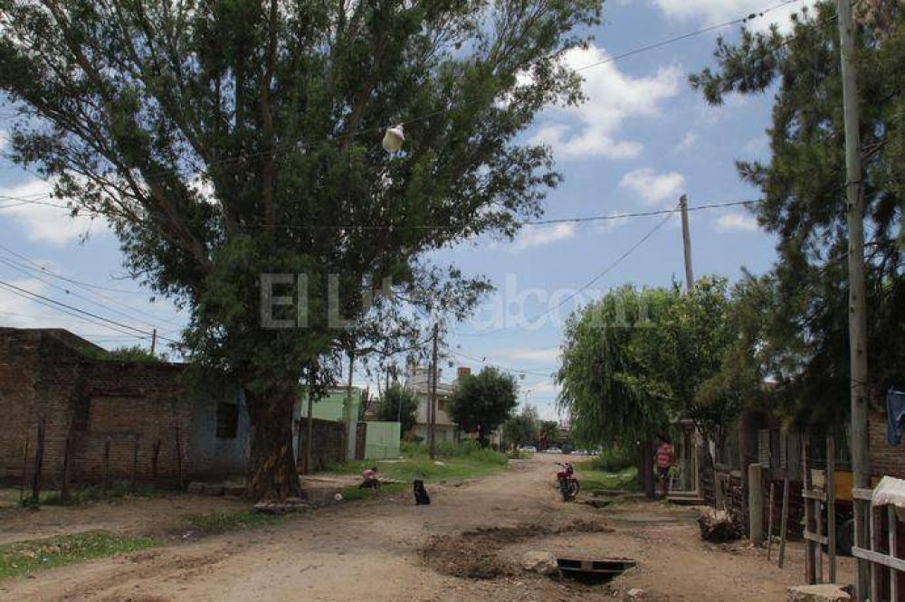En San Pantale�n piden que reparen calles y las iluminen