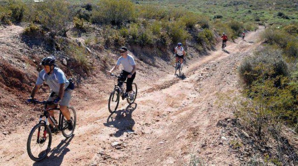 En bicicleta por los cerros, la nueva moda de los mendocinos