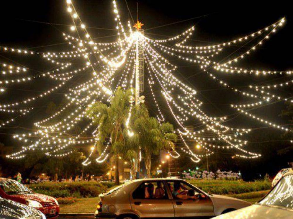 El nuevo arbolito de Navidad se encendi� con una fiesta en el Parque Independencia