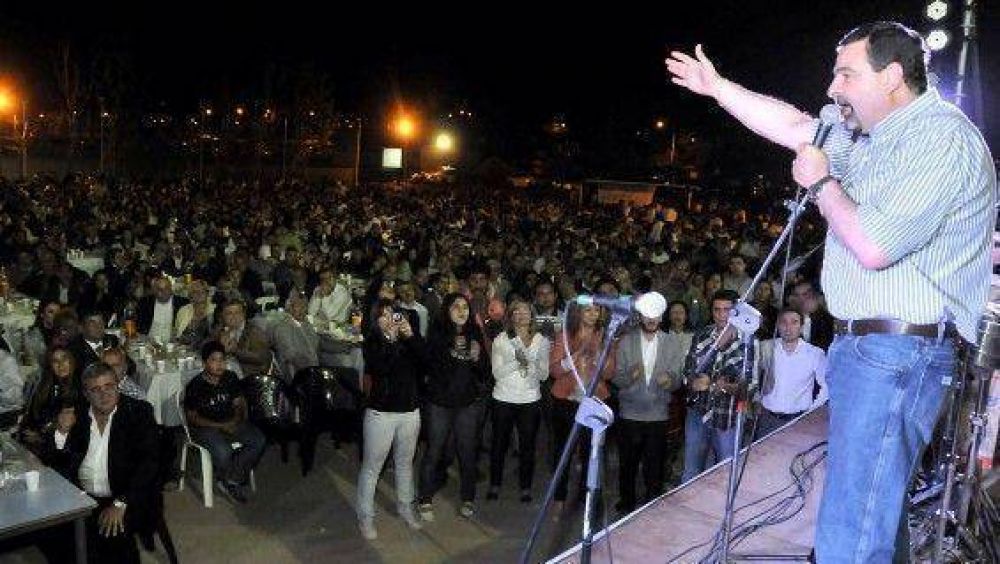 Poder interno: Ciurca junt� anoche m�s de 5.000 personas