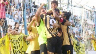  Lastenia se consagr� campe�n y adelant� el carnaval
