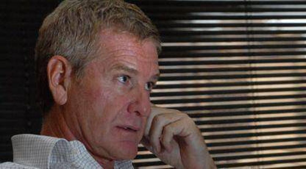 Francisco De Narv�ez dijo en Bah�a Blanca que enfrentar� a N�stor Kirchner "con ideas"