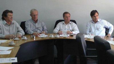 Senadores y ambientalistas analizar�n la regulaci�n de agroqu�micos	