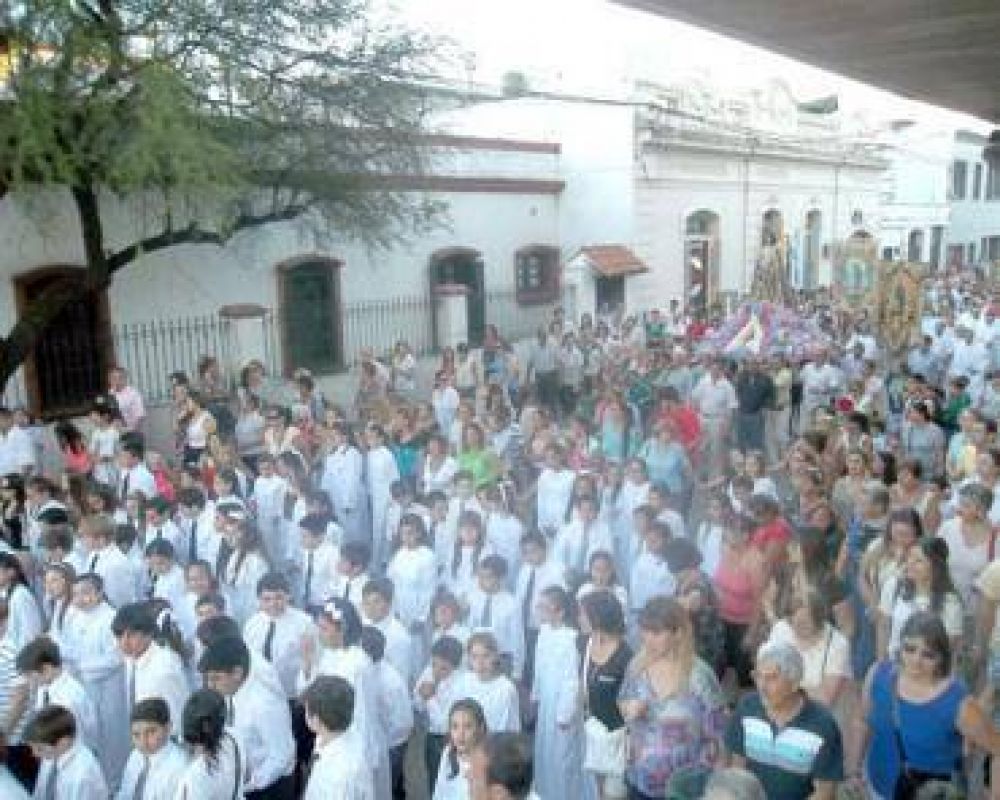 Una multitud honr� a la Inmaculada en su d�a 