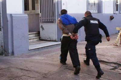 Arrestaron en la capital catamarque�a a cuatro j�venes de Santiago