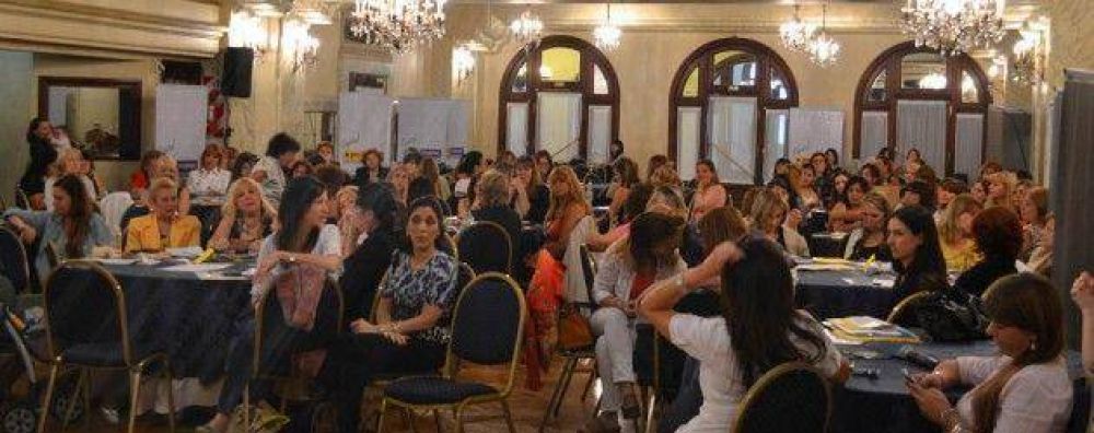 Vidal pide a las mujeres del PRO diferenciarse de Cristina