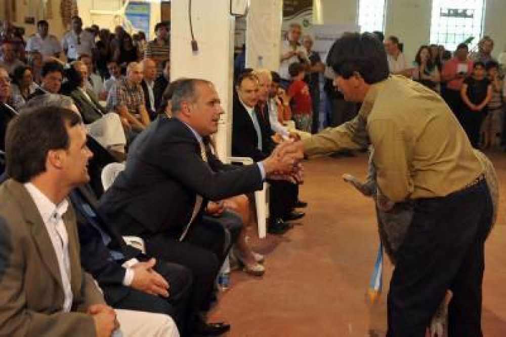 �El objetivo es aumentar el volumen de producci�n y m�s alimento para los animales�