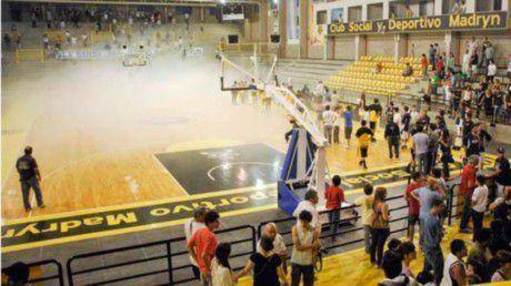 Tiros y esc�ndalo: suspendieron Madryn-Brown en b�squetbol