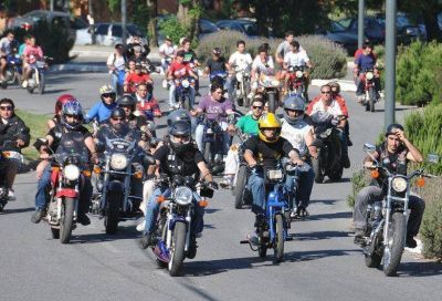 Unas 2 mil motos llenaron de alegr�a y color la ciudad en el Encuentro Mototur�stico