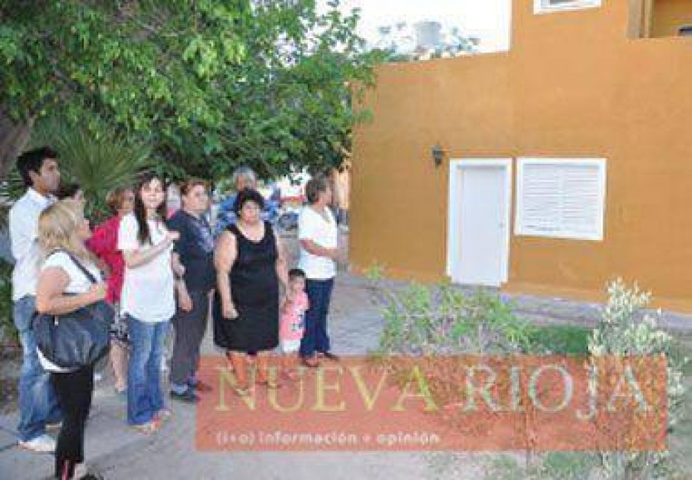  Proponen trabajos para mejorar el barrio Las �gaves
