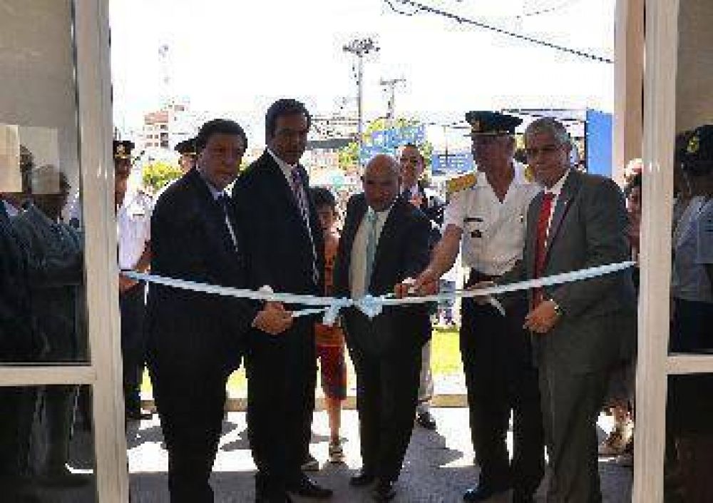 Estrenaron la Comisar�a Tercera en Roca