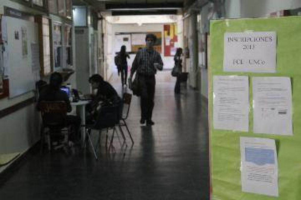 Carreras vinculadas a la salud son las preferidas