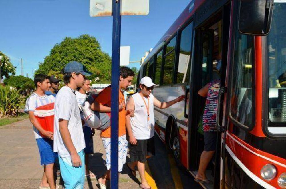 Con masiva concurrencia, comenz� el servicio de colectivo gratuito de playas