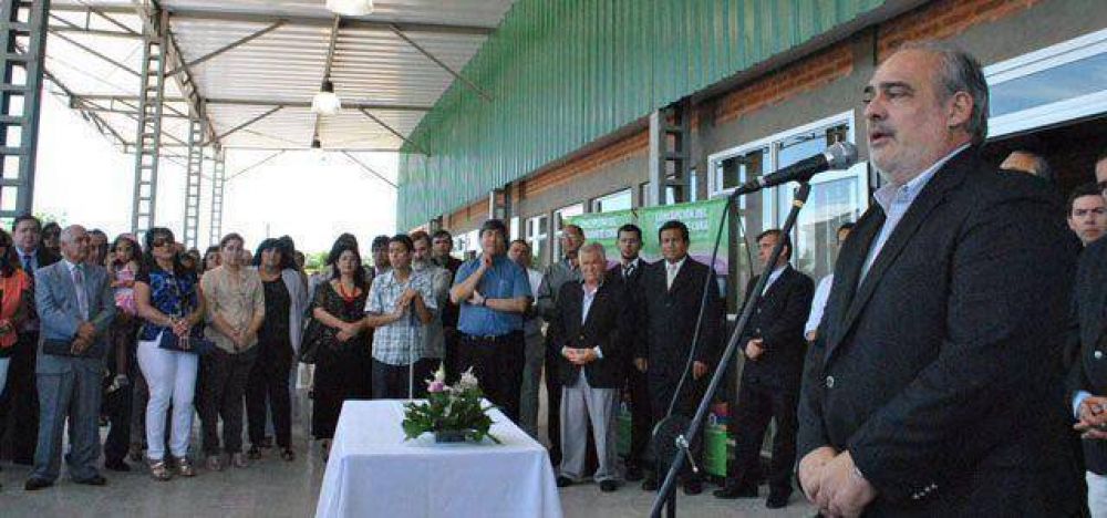Colombi inaugur� la Terminal de Concepci�n del Yaguaret� Cor� en el d�a de la Inmaculada