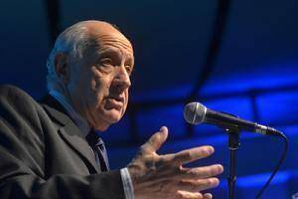 Lavagna: "El cepo al d�lar es para pagar la energ�a que el pa�s no produce"