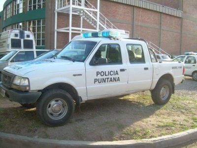 Detuvieron a un hombre que intent� agredir a efectivos policiales 