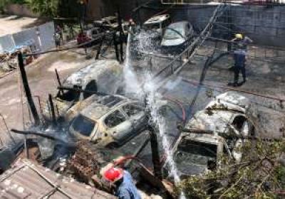 Un incendio arras� con 14 veh�culos en una guarder�a 