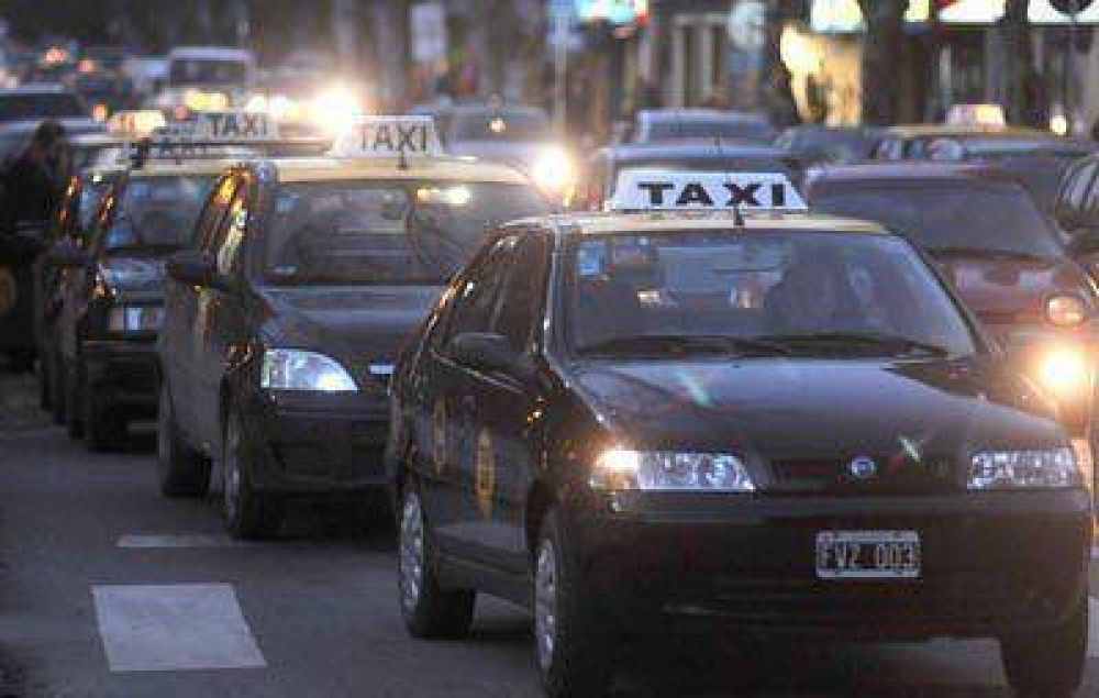 M�s de 600 taxistas tendr�n que cambiar el modelo de sus autos