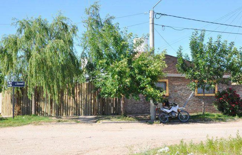 El hijo de un polic�a rob� en una casa y fue apaleado por varios vecinos 