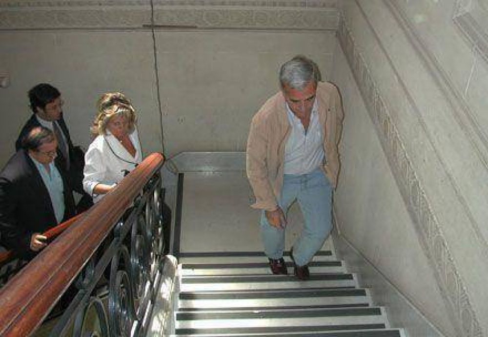 El TIP apart� a Vagge del tribunal por el juicio de los viajes fantasmas 