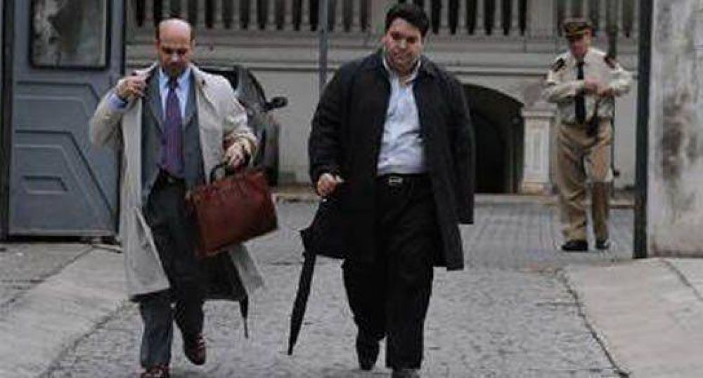 Investigan a polic�a en el caso Tognoli 