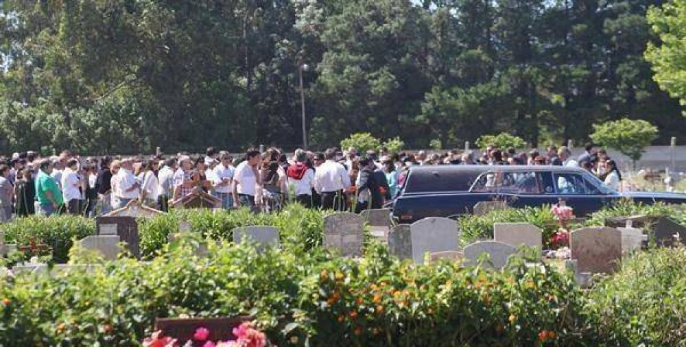 Hondo pesar en Necochea por la despedida de los fallecidos en la Ruta 88