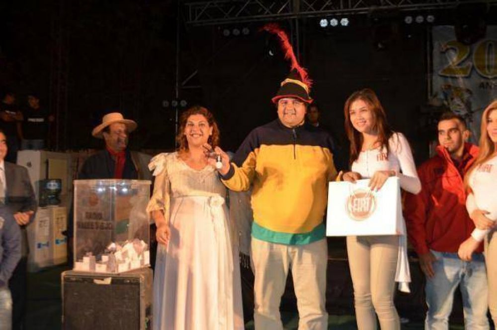 Jorge Ag�ero se llev� el segundo 0km en la Doma y Folclore 
