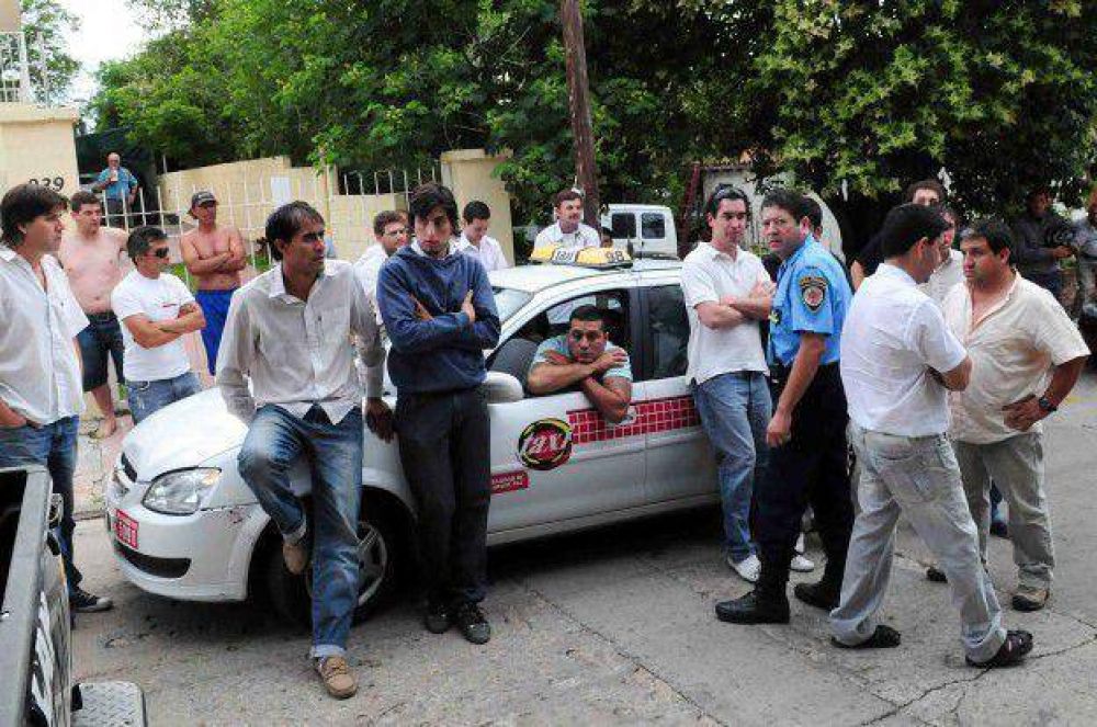 Atraparon a los asaltantes que le cortaron el cuello al taxista