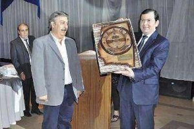 El gobernador asisti� a las cenas por el D�a del Empleado P�blico y del M�dico 