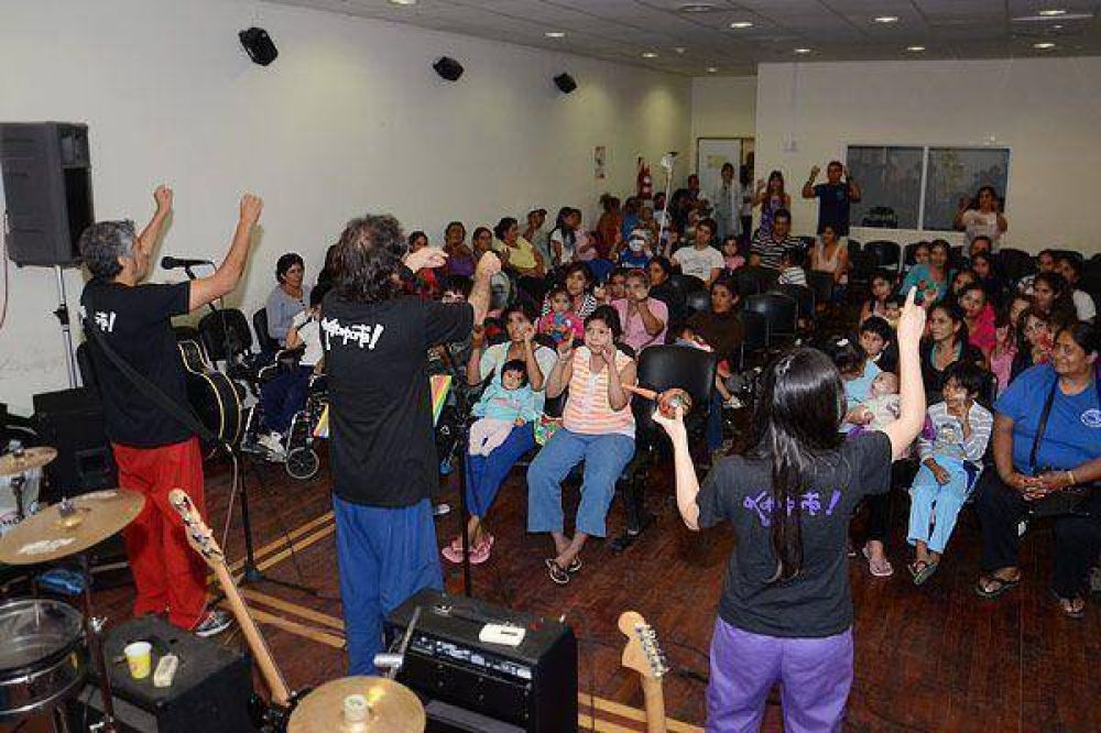 Red Solidaria llev� su "Navidad Santiague�a" a los peque�os del CEPSI 