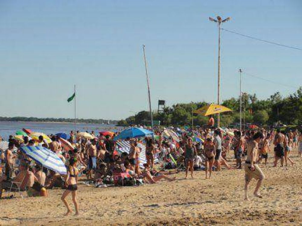 Las playas tuvieron gran concurrencia en la costa del Paran� y el Uruguay