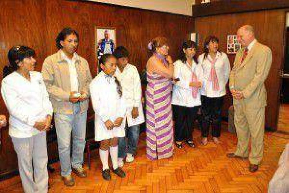 La Legislatura de Jujuy entreg� medallas para alumnos con mejor promedio escolar 