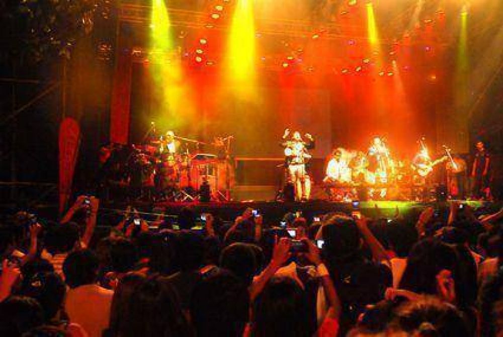 Los juje�os tuvieron su �Fiesta Patria Popular"