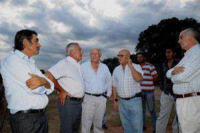 Puesta en marcha de la refuncionalizaci�n de canal de riego de El Bananal 