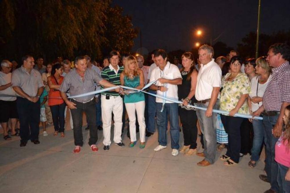Con un festival musical, Ayala inaugur� la primera etapa de pavimentaci�n de la Rivadavia 