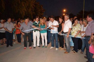 Con un festival musical, Ayala inaugur� la primera etapa de pavimentaci�n de la Rivadavia 