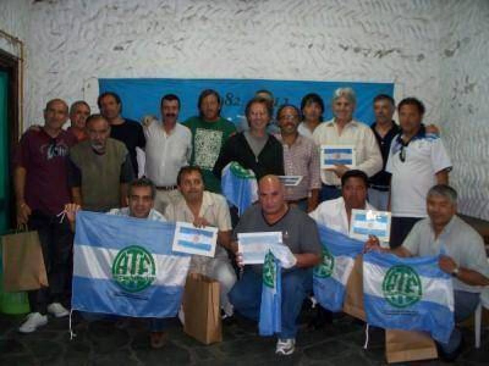 ATE - Reconocimiento a nuestros H�roes de Malvinas