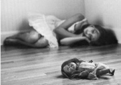 Sorprendi� a un anciano sometiendo a su hija