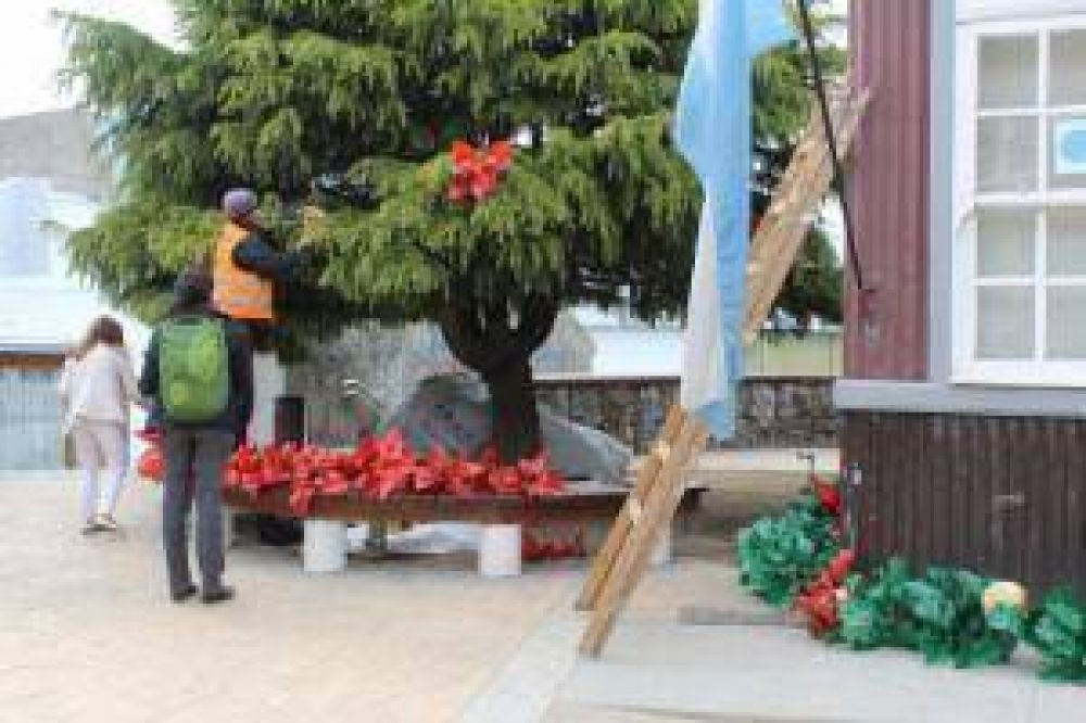 Ushuaia Recicla y Ushuaia Magn�fica ornamentan los edificios p�blicos