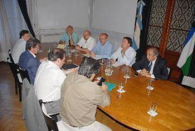 Weretilneck instala a sus ministros en la Legislatura
