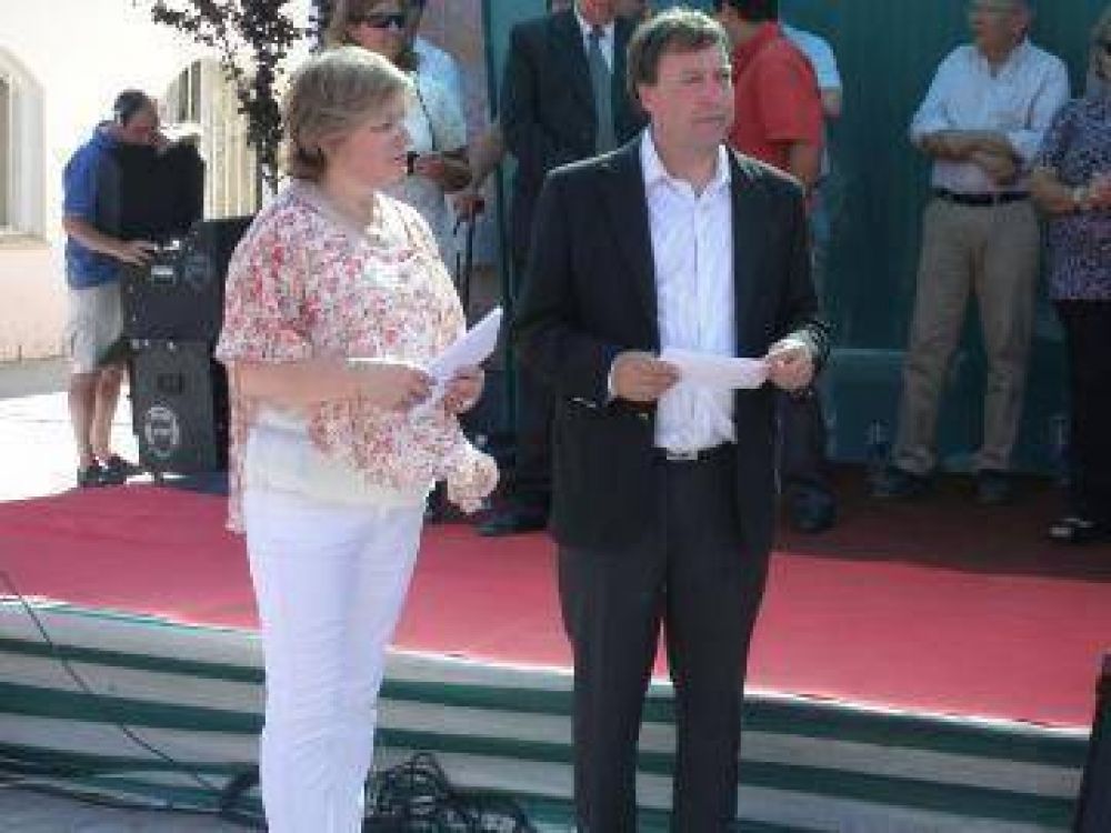 Los Menucos festej� con fe en el futuro