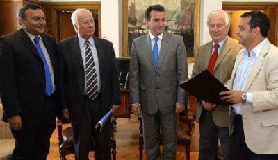 P�rez y Llorente anunciaron el ordenamiento de la Playa San Agust�n  