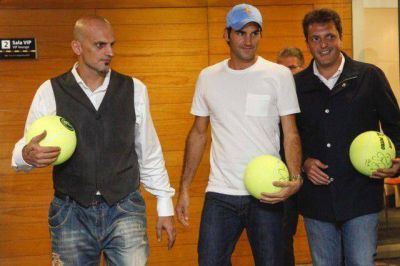 Federer lleg� a Argentina y debuta en Tigre este mi�rcoles