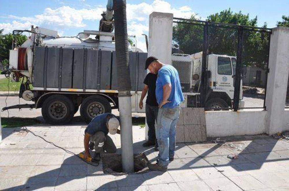 Se limpian conductos pluviales con c�maras de inspecci�n televisiva