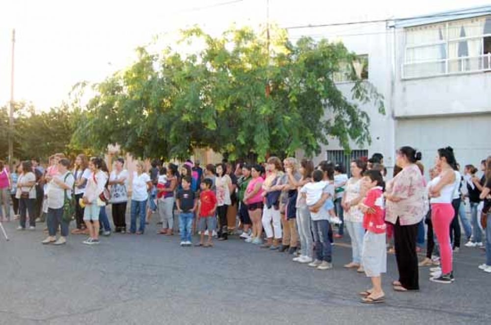 Qued� inaugurado oficialmente el mural en memoria de Carla Figueroa 